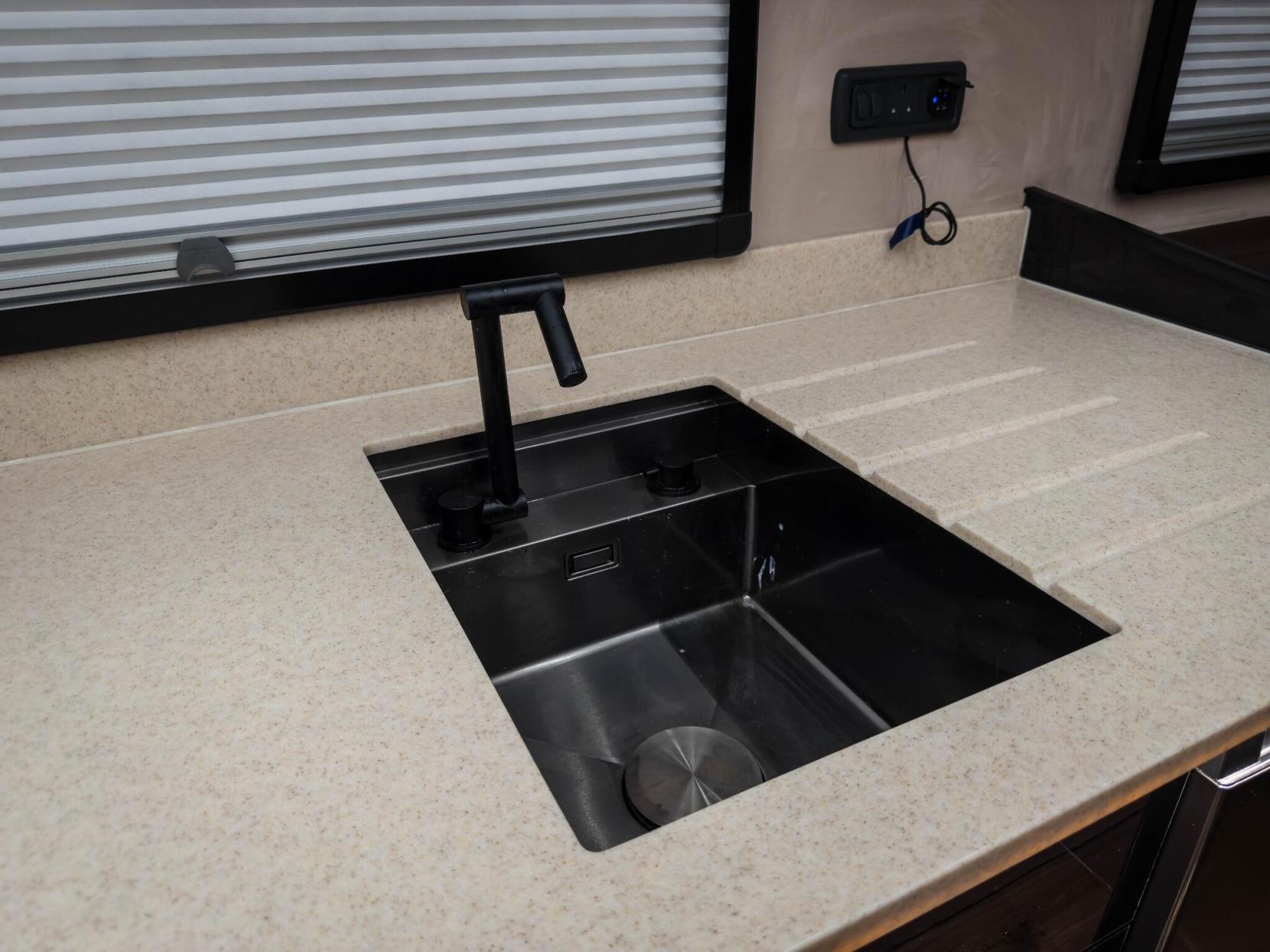 MAN HX60 MAN OVERLANDER CUSTOM