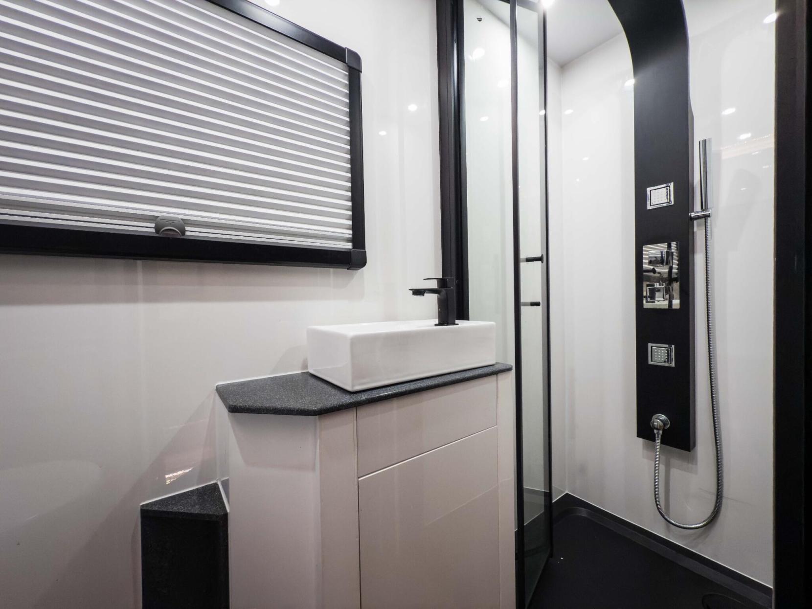 MAN HX60 MAN OVERLANDER CUSTOM