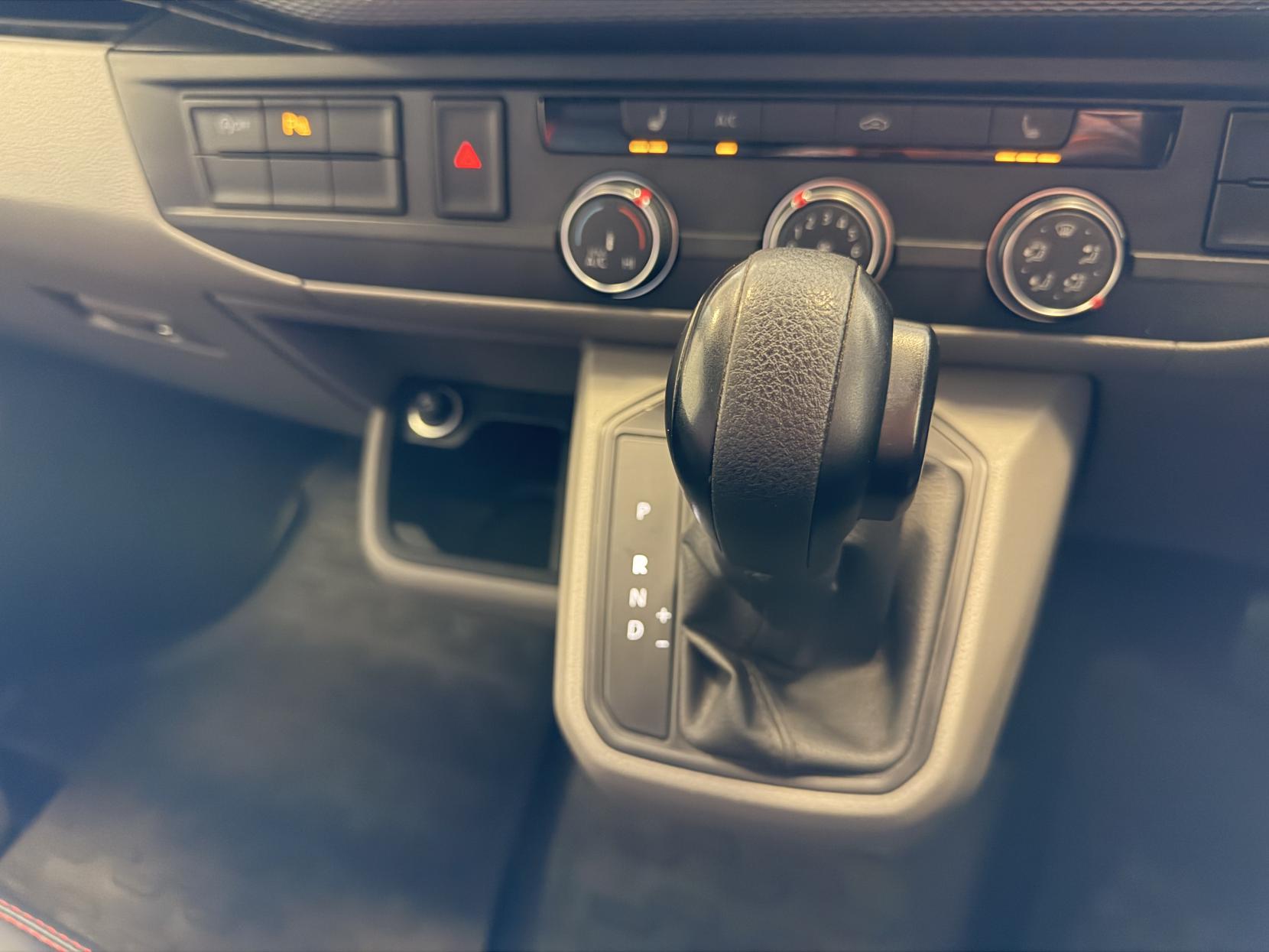 Volkswagen Transporter 2.0 BiTDI T30 Highline Panel Van 5dr Diesel DSG FWD SWB Euro 6 (s/s) (204 ps)