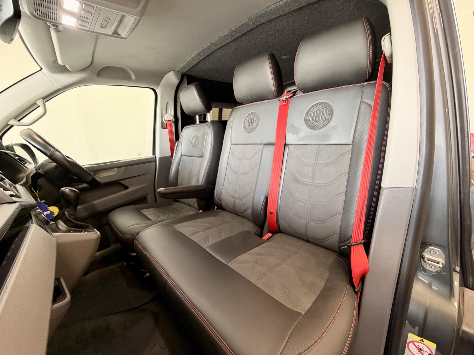 Volkswagen Transporter 2.0 BiTDI T30 Highline Panel Van 5dr Diesel DSG FWD SWB Euro 6 (s/s) (204 ps)