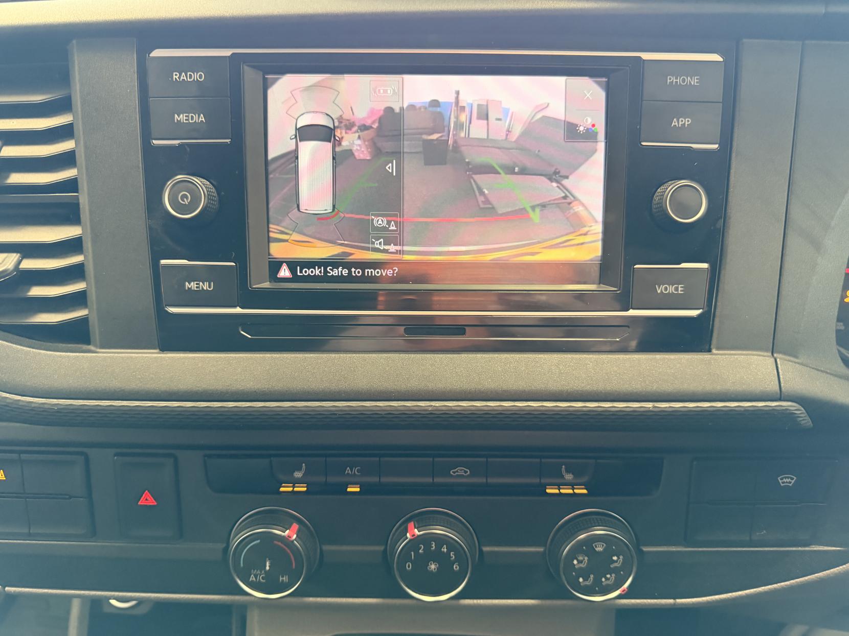 Volkswagen Transporter 2.0 BiTDI T30 Highline Panel Van 5dr Diesel DSG FWD SWB Euro 6 (s/s) (204 ps)